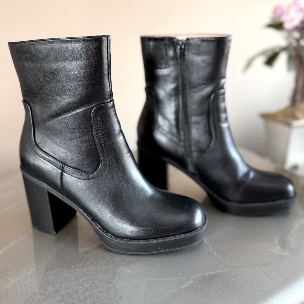 JOURNEE COLLECTION, “Brittany”, Women’s Black Booties, Size 8.5